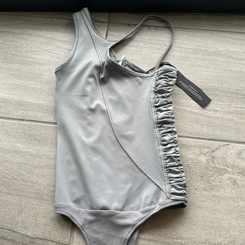 Manier de voir body suit never worn